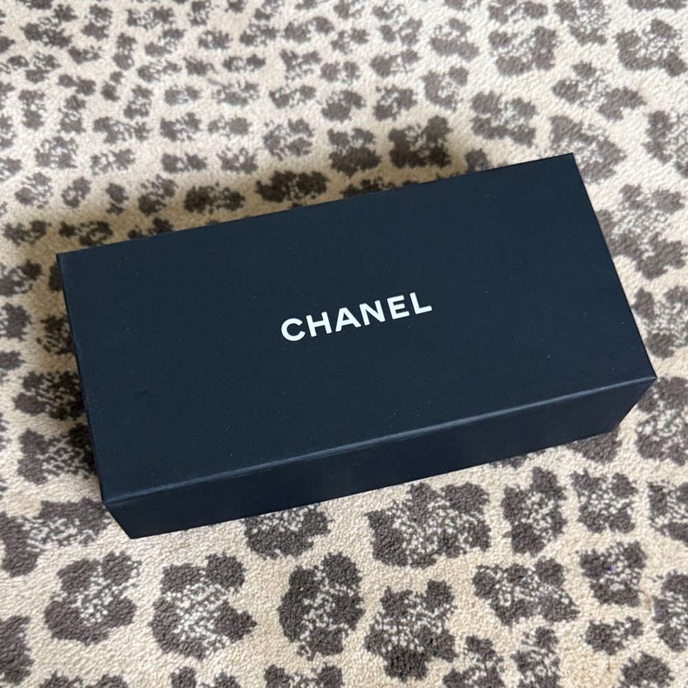 CHANEL Classic Black Gift Box